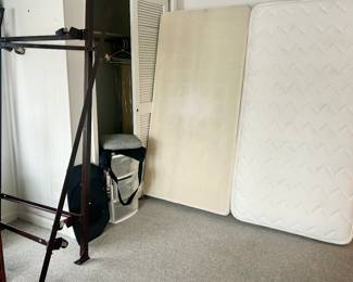 2 twin mattress sets with bed frame $100ea