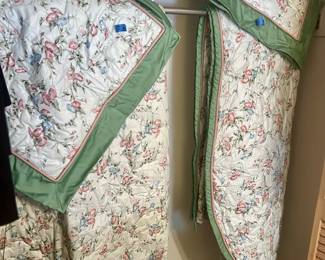 2 comforter/ sham sets