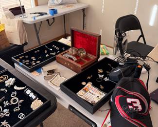 “WHATS LEFT FOR LAST DAY DEEP DISCOUNTS”