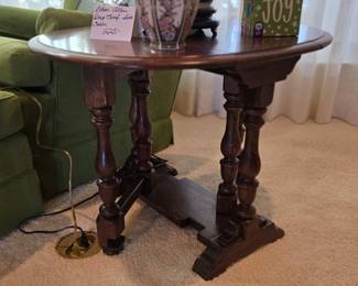 Ethan Allen Drop-leaf Gateleg Side Table
