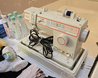 Singer Sewing Machine 