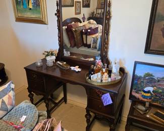 Antique Mahogany 4-drawer Mirror Vanity