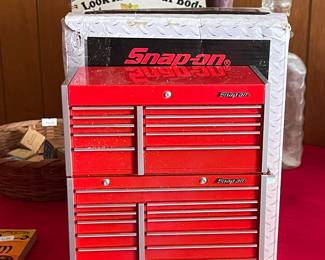 RELICA SNAP ON TOOL CHEST