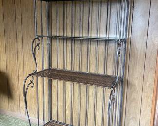 METAL BAKERS RACK