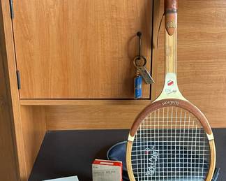 TENNIS RACKET