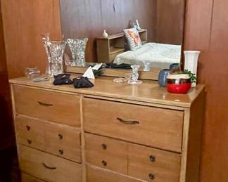 VINTAGE DRESSER WITH MIRROR