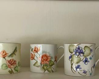 COFFEE MUGS WITH FLORAL MOTIF