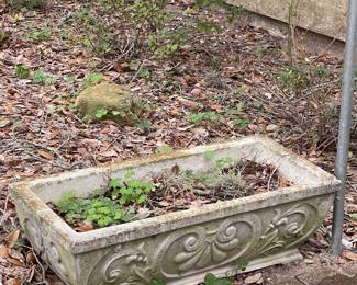 CONCRETE PLANTER