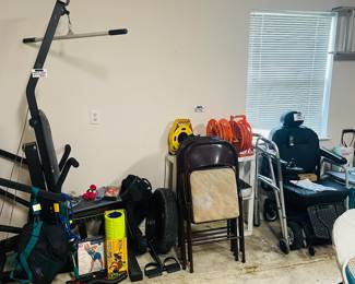 Body weight exercise machine 