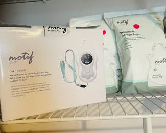 Breast pump and storage bags