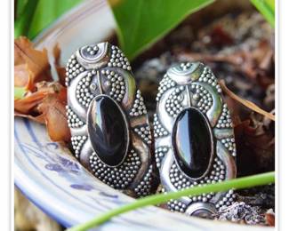 sterlilng and onyx 35