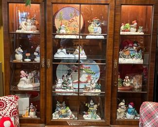 Drexel lighted cabinet. $1500