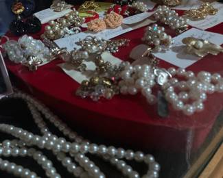 lots of vintage pieces. Some very special. Dior, St.John, Some pieces from France.