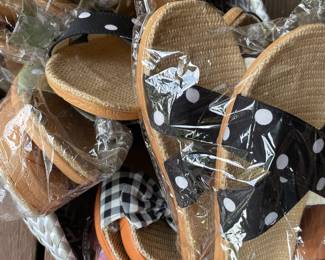 This adorable sandels are only $3 a piece.  NEW