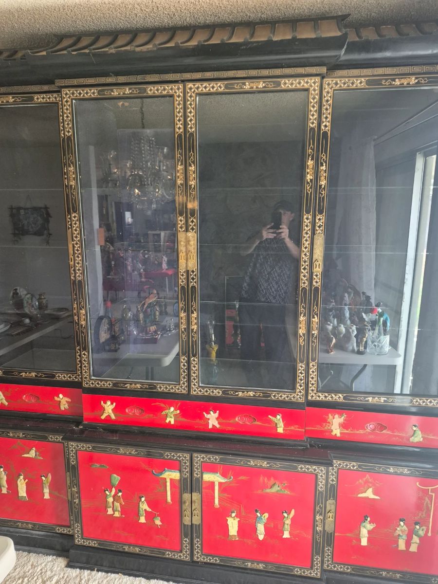 Beautiful display cabinet
H-95 inches
Width -92 inches
Depth -24 inches