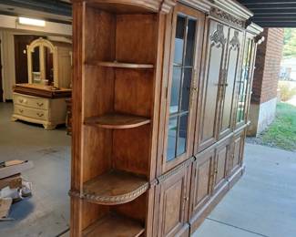 Entertainment center