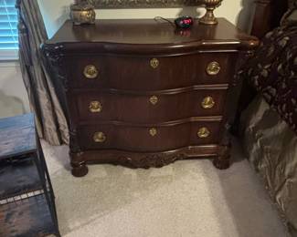 Bernhardt Mahogany Serpentine Front Chest of Drawers