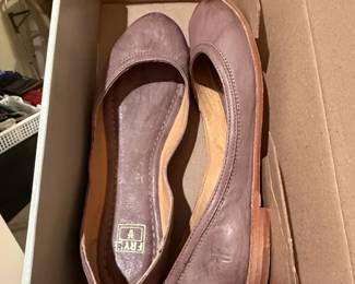 FRYE Carson Ballet Flats  Grey