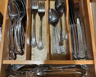 Michael Lloyd Elegance Stainless Flatware Set