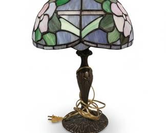 Dale Tiffany Stained Glass Table Lamp fourth image
