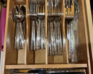 Waterford Regal Stainless Steel Flatware Set third image
