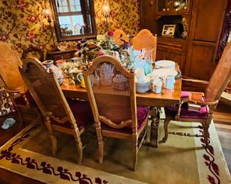 Vintage Thomasville Dining Table with 6Chairs