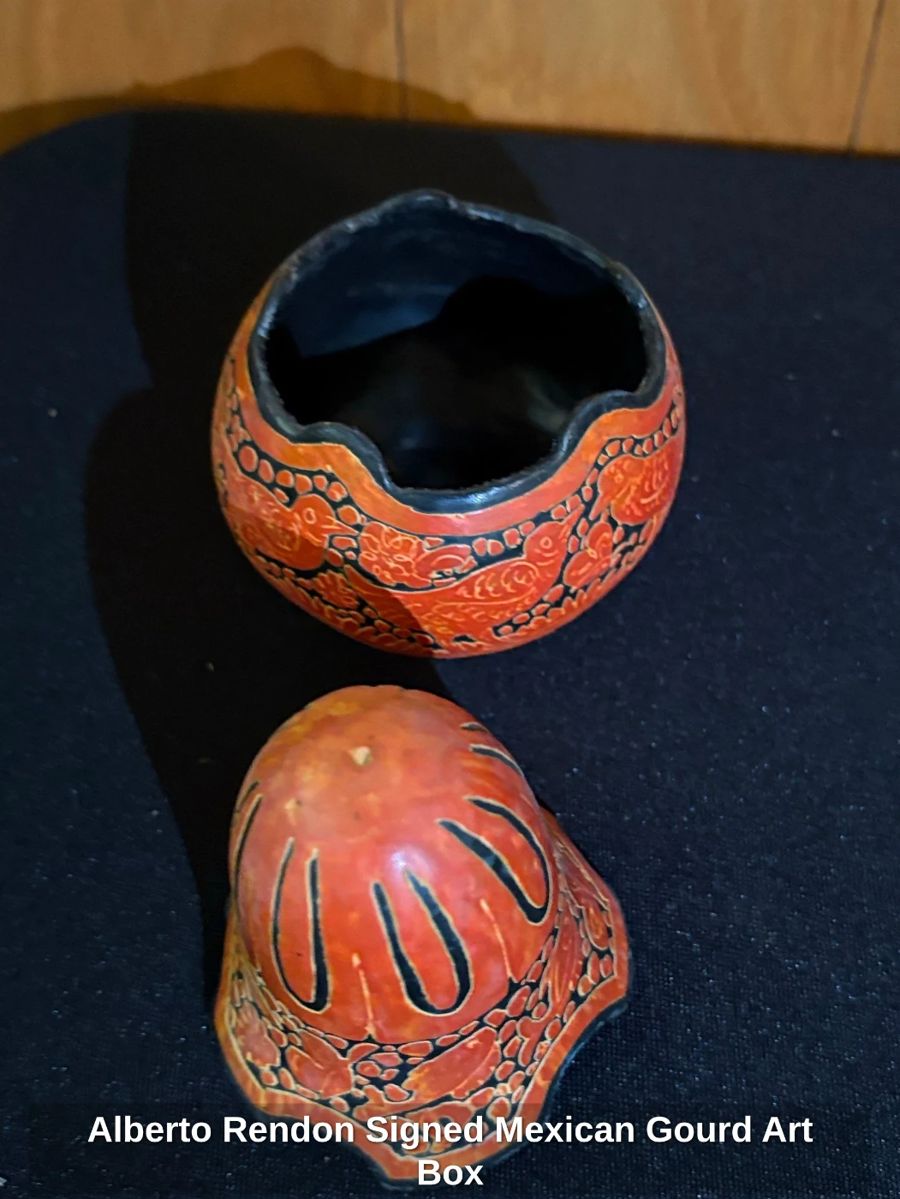 Alberto Rendon Signed Mexican Gourd Art Box second image