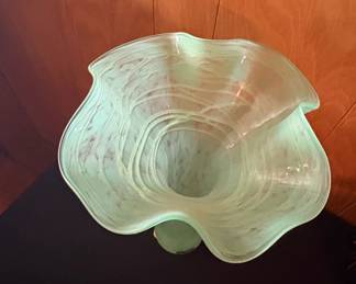 Vintage Northwood Feathers Green Opalescent Swung Glass Vase second image