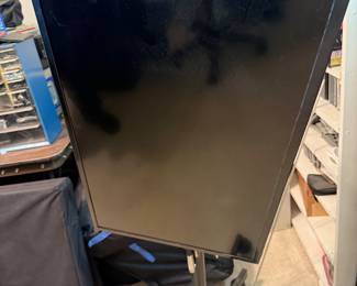 DJ69 VIZIO MONITOR & STAND