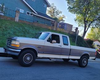 1992 King cab. Runs Great. Kept up maintenance. New tags. Pink in hand 300,000 miles (AVAILABLE NOW)
8ft bed