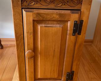 End table 2 of 3 piece set. 