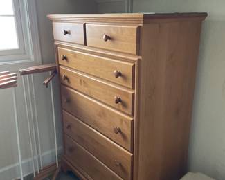 chest of drawers, small appliances