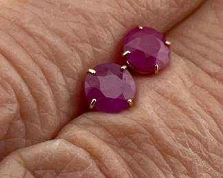 14kt ruby studs (1 ctw)
