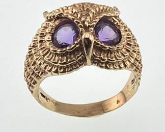 Stunning 14kt yellow gold owl ring with amethyst eyes