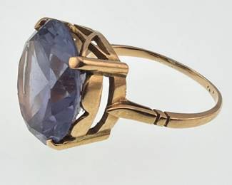 Impressive synthetic Alexandrite Carundrum 14kt cocktail ring