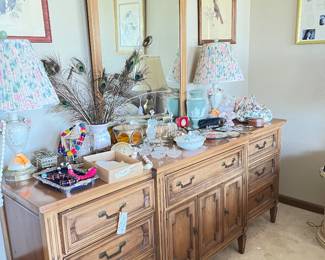 dresser w/mirror