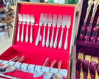 silverware sets