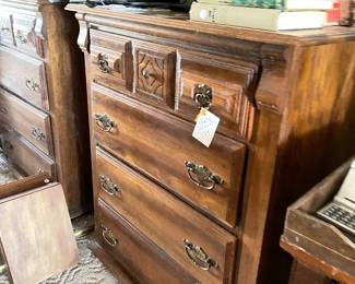chest of drawers