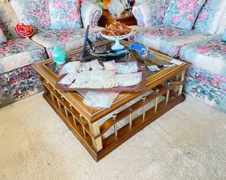 coffee table, more jewelry