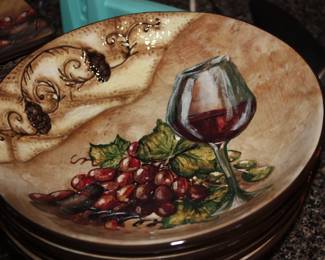 Set of 4plates w/set of 4 pasta plates (no chips or cracks)