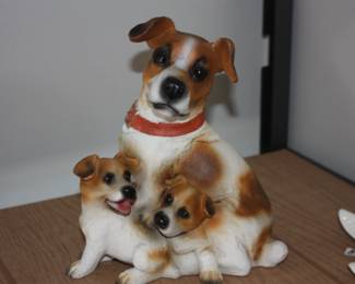 Decorative dog w/2 pups