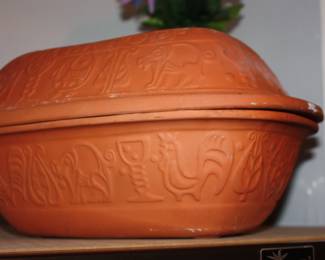 Clay bread warmer