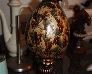 Decorative acorn piece