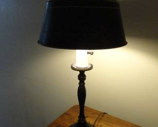 Metal tole lamp w/ metal lamp shade (20")