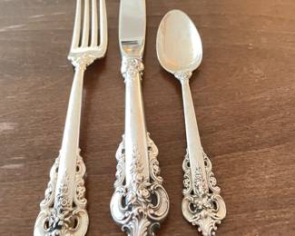 sterling flatware Grande Baroque by Wallace 1941 (not a complete set), very special