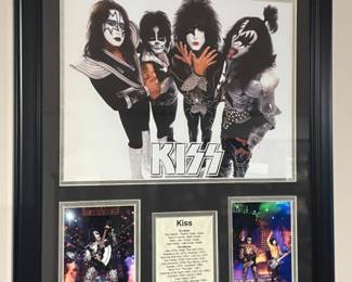 Very nice kiss framed collage 