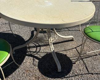 Vintage White Patio Table & 4 Metal Chairs $ 250.00. Tbl: 42”diameter 27” t
Chr: 16.5”diameter 35”t