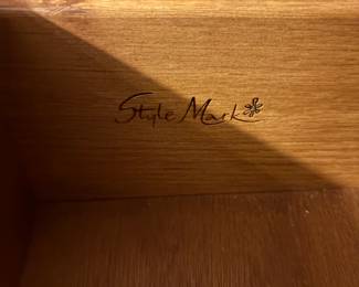 Style Mark Maple wood
Chest of Drawers 5 drawers $185.00
34”w 18”d 47”t