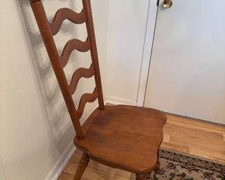 Tell City, IN Hard Rock Maple Dinning Table & 6 Chairs, 2 leafs  $900.00
Tbl: 59”-82”L, 42”d 29” Ladder back Chairs: 17.5”w 15”d 45”t