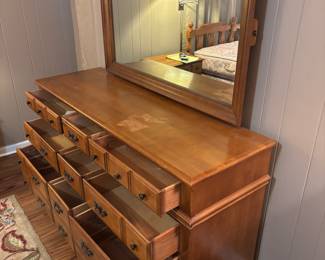 Yorktown by Flanders Maple wood
Dresser w Mirror 9 drawers 
58”w 19”d 33”- 64”t